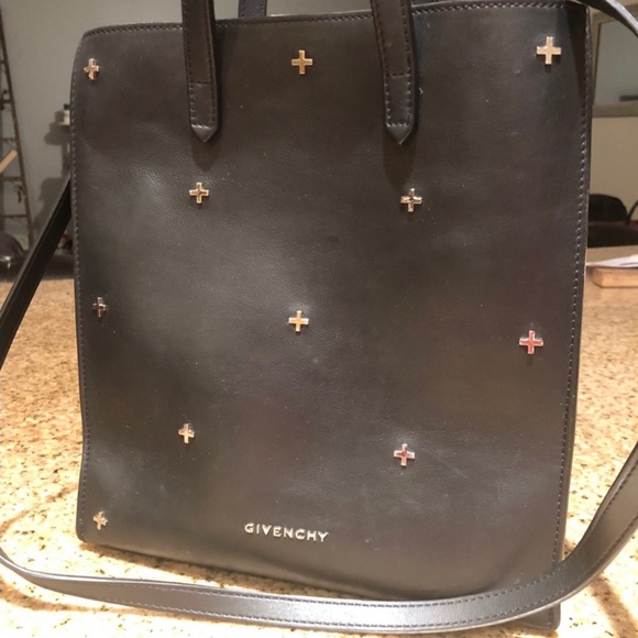 Authentic GIVENCHY LE STUDS LINE BAG - Picture 2 of 7